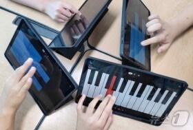 본문 이미지 - 수업 혁신 사례로 선정된 원동초 최희진 교사, 백동초 전수진 교사의 초등 음악과 수업 사례. (교육부 제공)