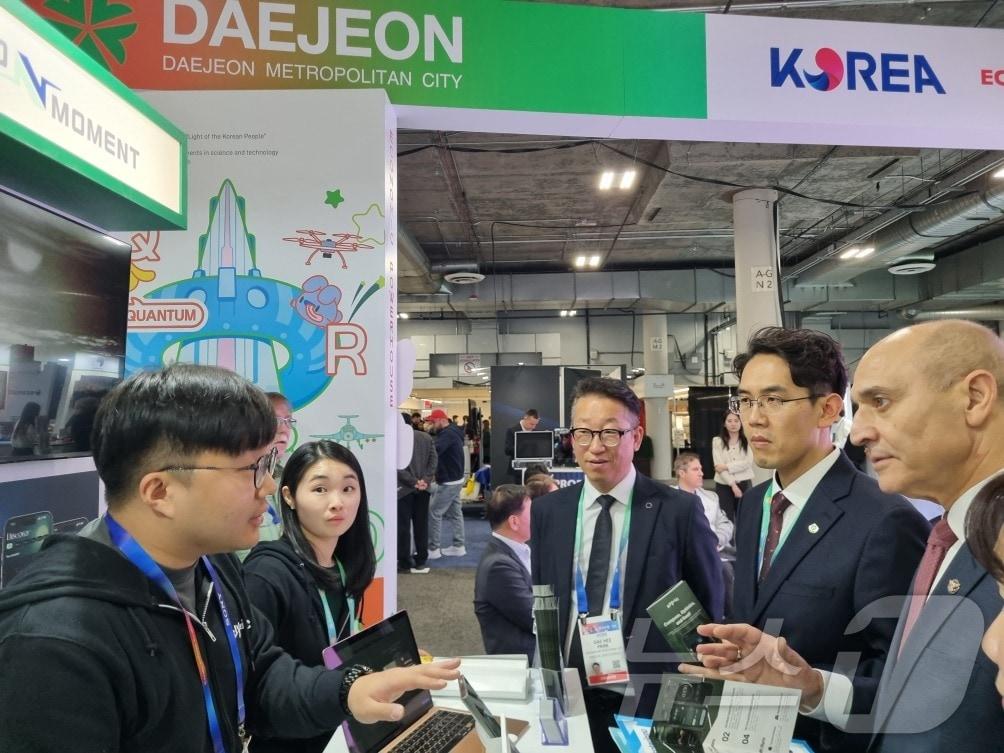 본문 이미지 - 국제전자제품박람회(CES) 2025 대전통합관. (대전혁신센터 제공)/뉴스1