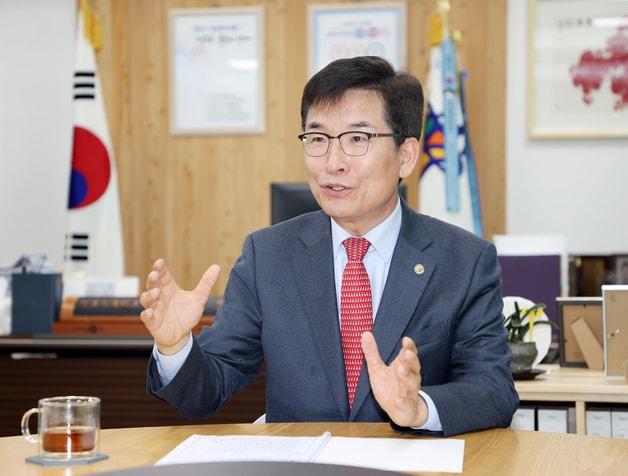 본문 이미지 - 윤건영 충북교육감/뉴스1