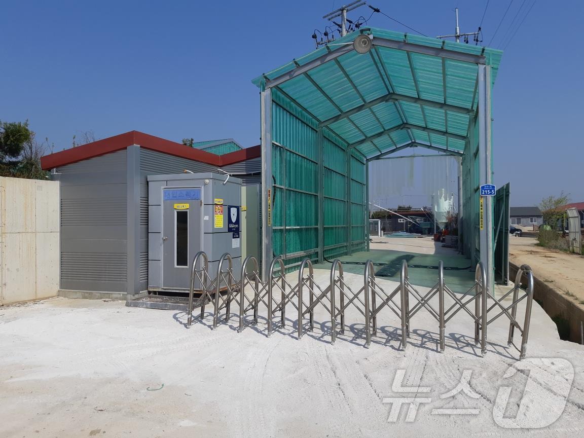 본문 이미지 -  정읍시가 축산농가의 방역시설 확충을 위해 3억 7000만원 규모의 지원사업을 추진한다.(정읍시 제공)2025.1.14/뉴스1 