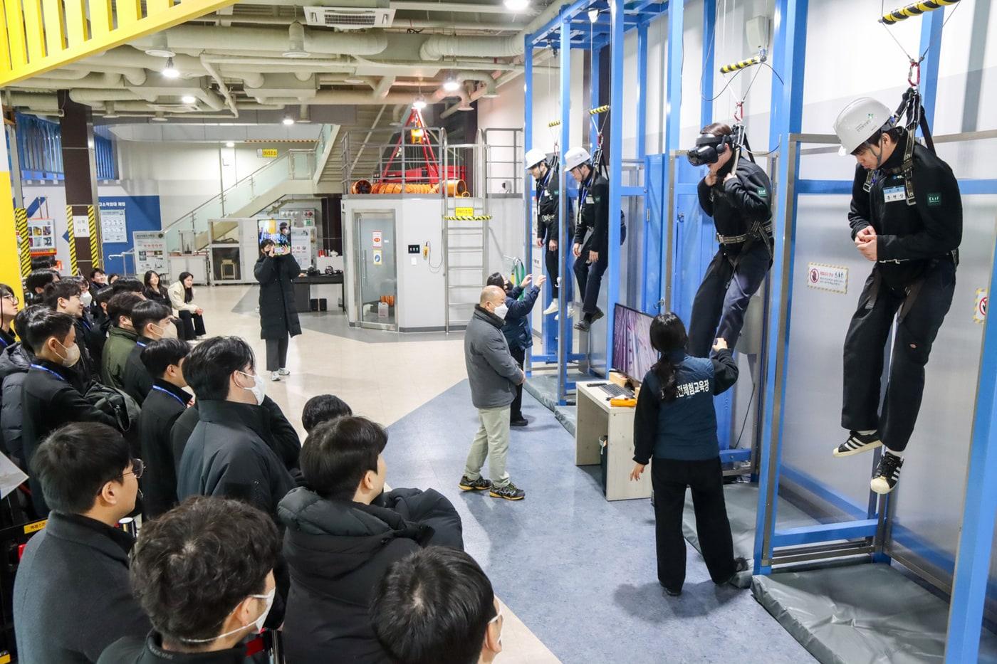 계룡건설 신입사원 안전체험교육.(계룡건설 제공)