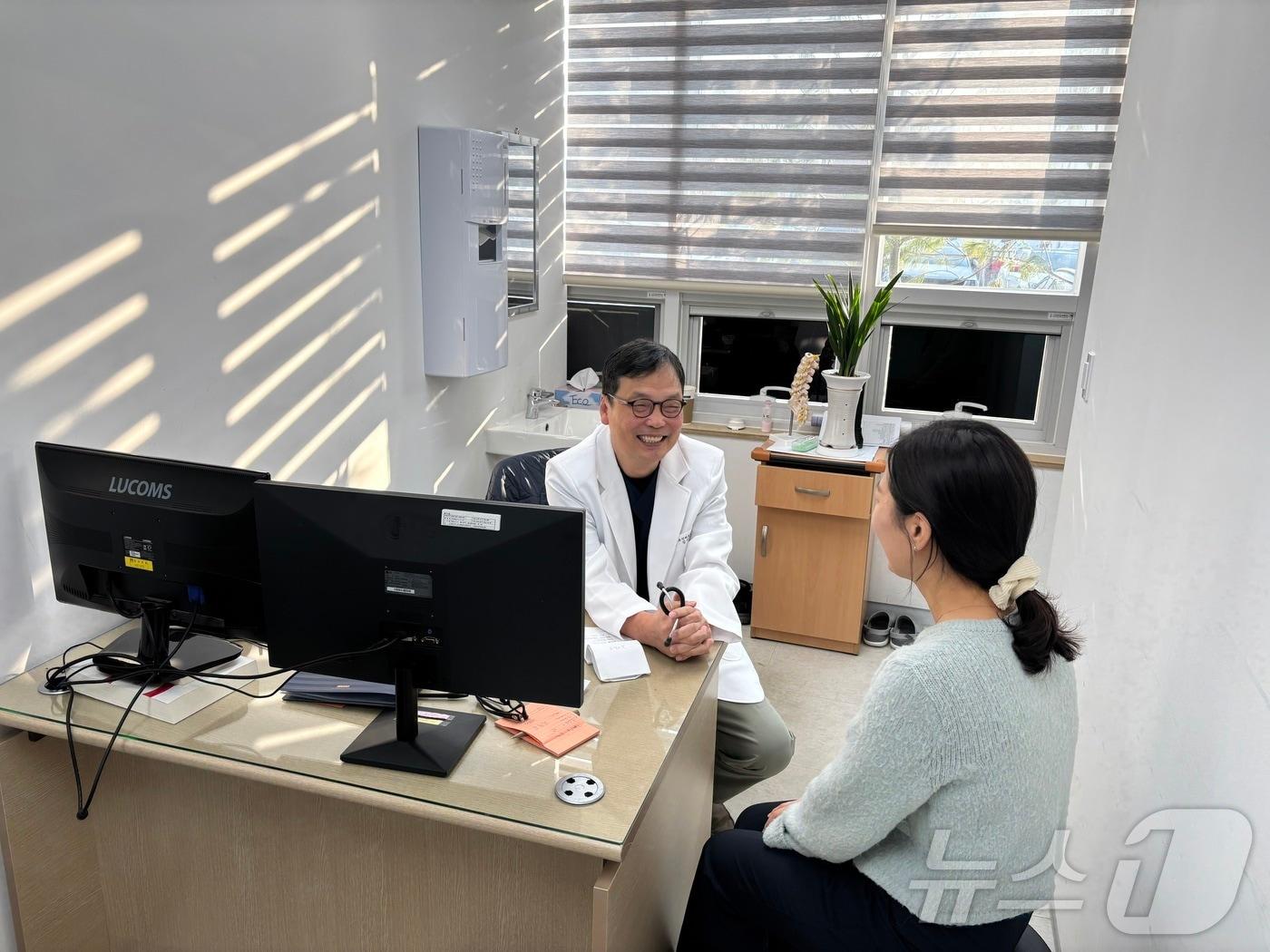 본문 이미지 - 강원 평창군보건의료원 진료 자료 사진 (평창군 제공) 2025.1.14/뉴스1