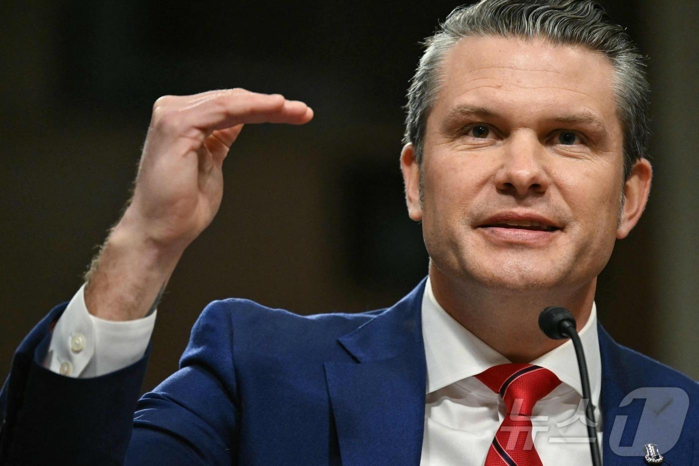 피트 헤그세스 미국 국방 장관 지명자가 14일 &#40;현지시간&#41; 워싱턴 의회의 상원 군사위원회 인사청문회에 출석해 “북한은 핵무기 보유고를 확장하고 있으며, 핵탄두 소형화 및 지상 이동발사 시스템에서 발전하고 있다”고 증언하고 있다. 2025.01.15 ⓒ AFP=뉴스1 ⓒ News1 우동명 기자