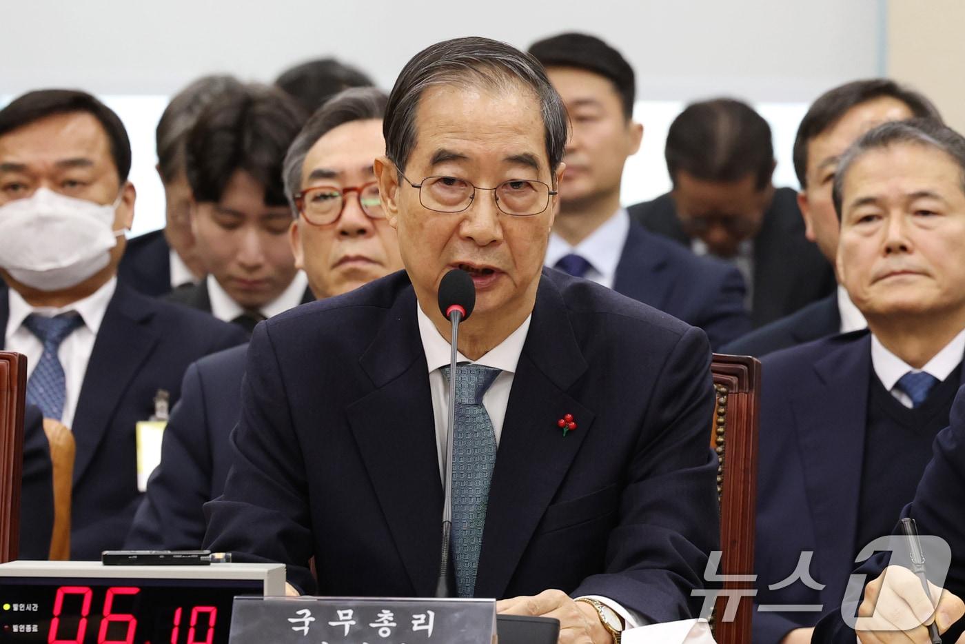 한덕수 국무총리가 15일 오전 서울 여의도 국회에서 열린 윤석열 정부의 비상계엄선포를 통한 내란 혐의 진상규명 국정조사 특별위원회에 출석해 의원 질의에 답하고 있다. 2025.1.15/뉴스1 ⓒ News1 이광호 기자