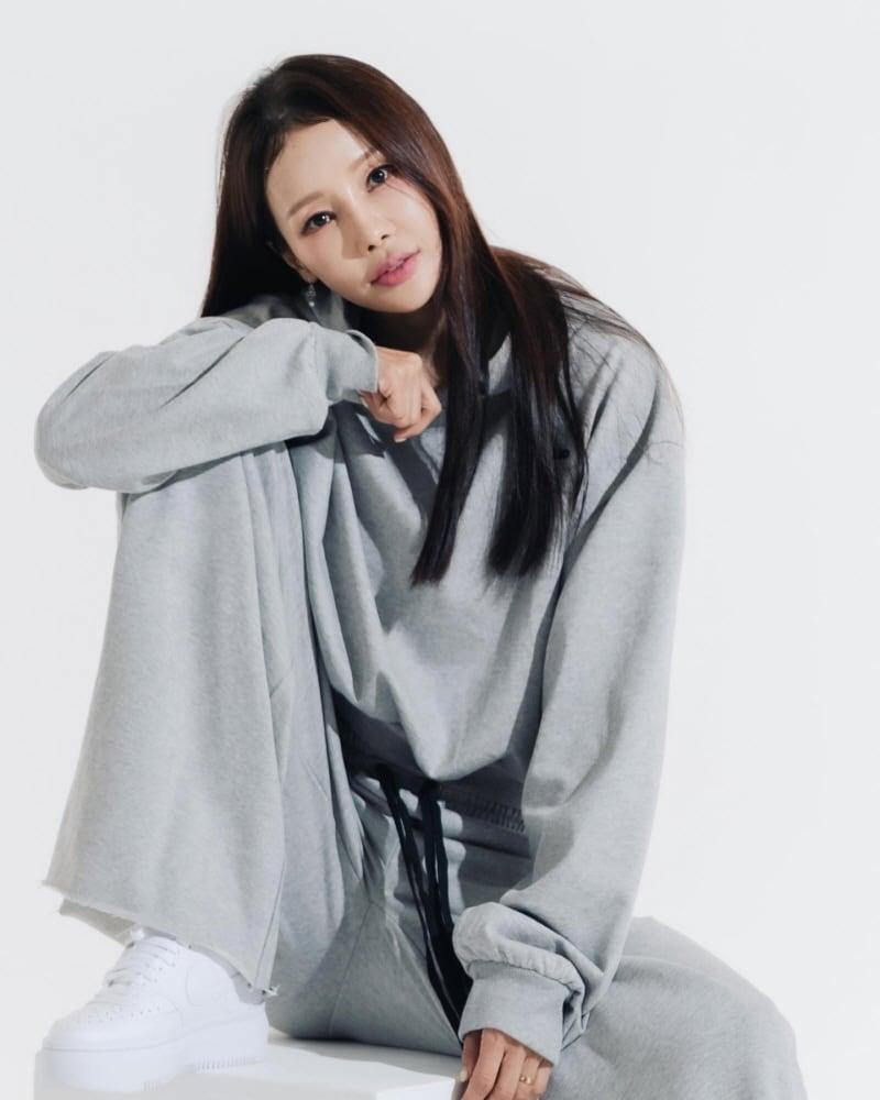 본문 이미지 - 가수 미나