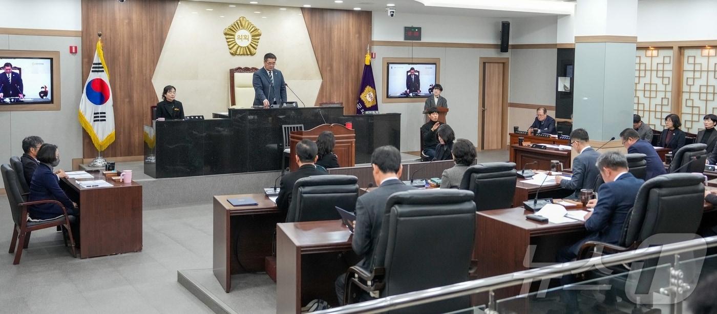 충북 괴산군의회 338회 임시회 모습.&#40;괴산군의회 제공&#41;/뉴스1