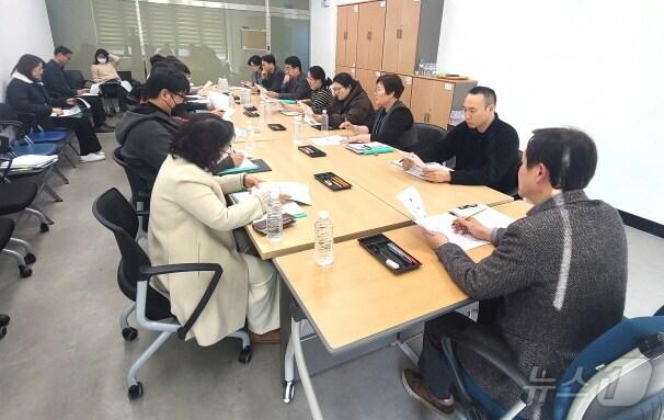 본문 이미지 - 전북교육청이 청렴도 향상을 위해 TF를 운영한다. 사진은 ‘청렴도 향상 TF’ 회의 모습.(전북교육청 제공)/뉴스1