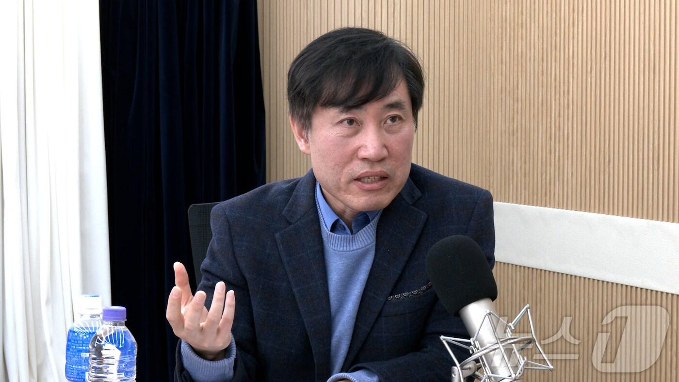 하태경 보험연수원장이 16일 뉴스1TV &#39;팩트앤뷰&#39;에 출연해 질문에 답하고 있다.