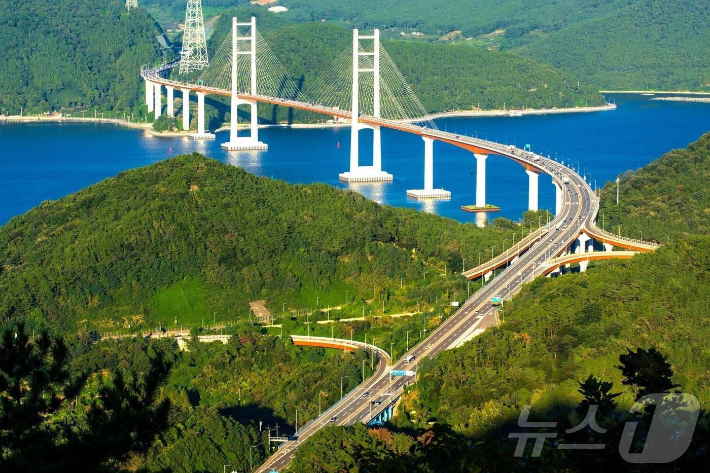 마창대교 전경(경남도 제공)