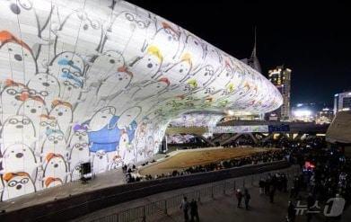 본문 이미지 -   '서울 라이트 DDP 2024 겨울' 행사 현장 (서울디자인재단 제공)