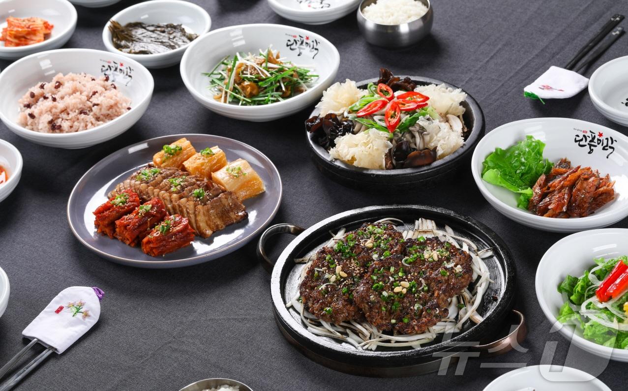 본문 이미지 -  정읍시가 음식문화 경쟁력을 높이고 지역경제를 활성화하기 위해 시민들과 함께 숨은 ‘찐 맛집’을 발굴한다.(정읍시 제공)2025.1.17/뉴스1