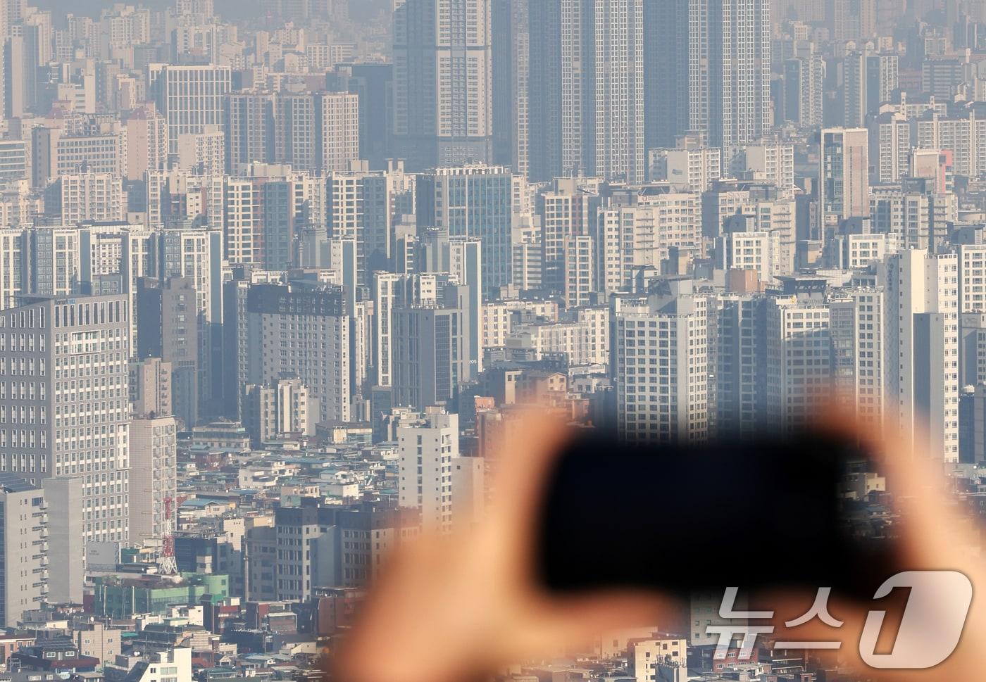 남산에서 바라본 서울 도심 아파트 모습. 2025.1.17/뉴스1 ⓒ News1 송원영 기자
