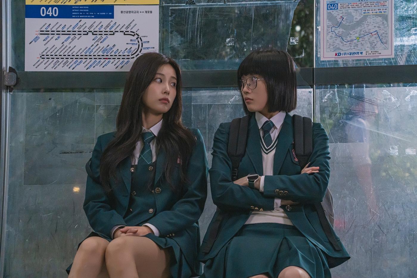 스튜디오 엑스플러스유 선의의 경쟁