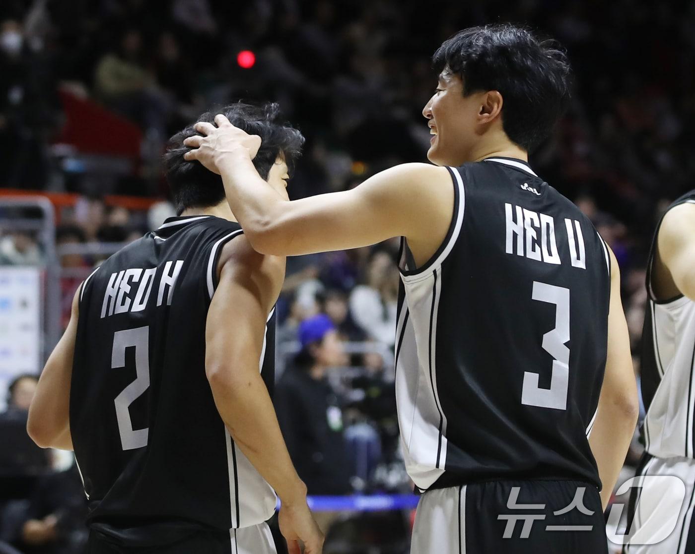 본문 이미지 - 허훈(왼쪽)과 허웅. 2025.1.19/뉴스1 ⓒ News1 윤일지 기자