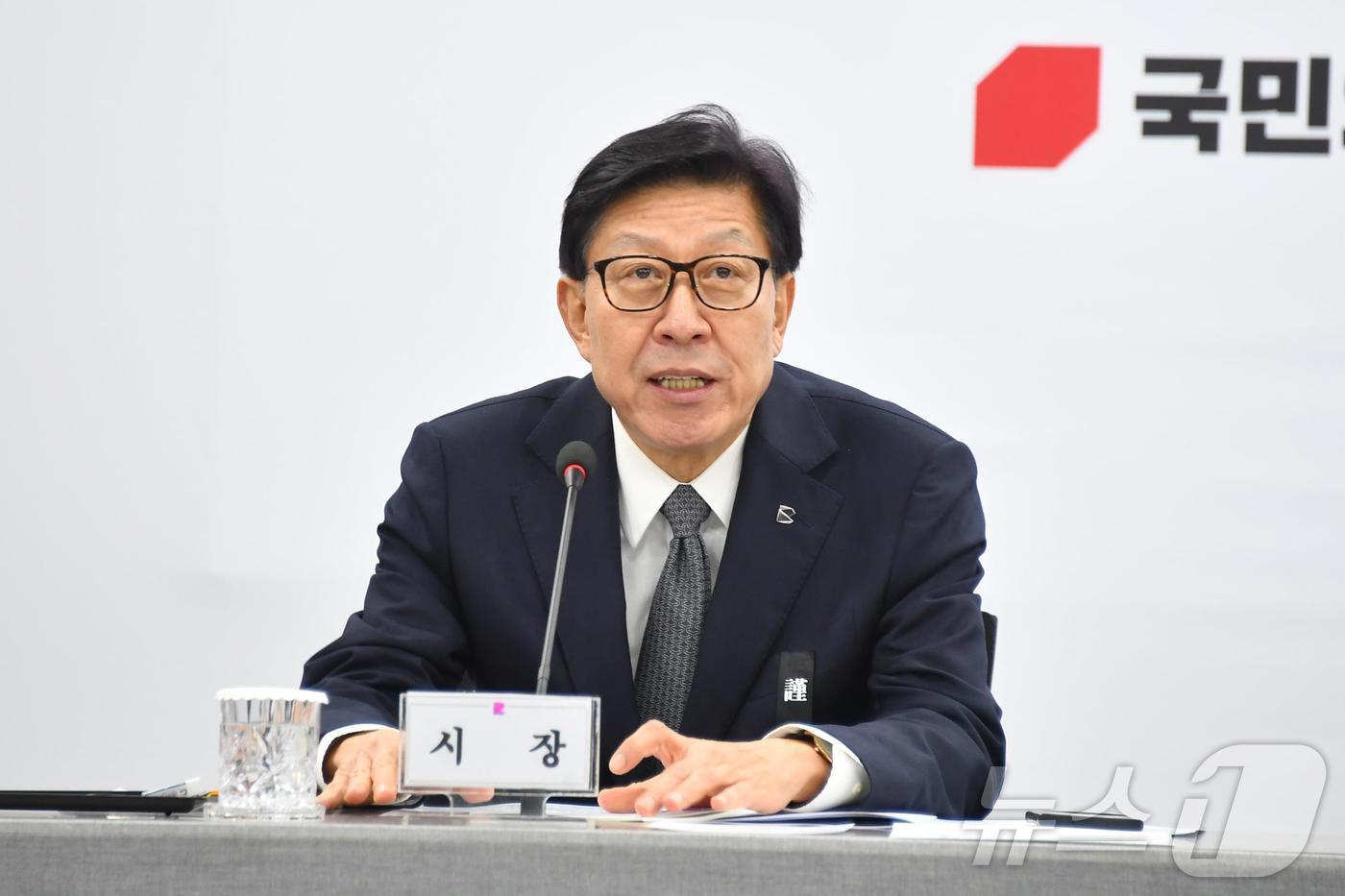 박형준 부산시장이 2일 국민의힘 부산시당과의 긴급현안 간담회에서 발언하고 있다.2025.1.2.(부산시청 제공)