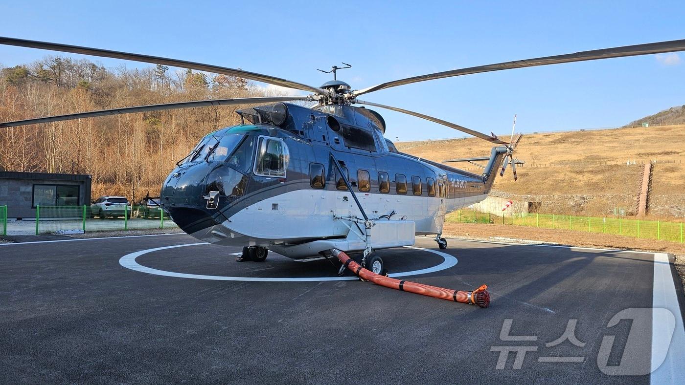 보은군이 운영하는 산불 진화 헬기 (보은군 제공) /뉴스1 