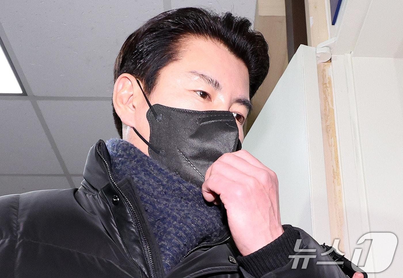 김신 대통령경호처 가족부장이 20일 오전 서울 서대문구 경찰 국가수사본부 특별수사단에 출석하고 있다. 김 부장은 지난 3일 고위공직자범죄수사처&#40;공수처&#41;와 경찰의 윤석열 대통령에 대한 1차 체포영장 집행 시도를 저지한 혐의를 받는다. 2025.1.20/뉴스1 ⓒ News1 박지혜 기자