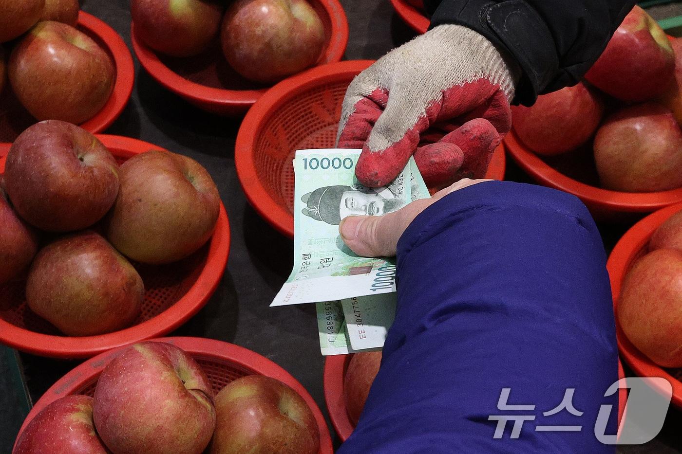 노란우산공제에 가입한 소상공인 1만여 명이 그동안 받지 못한 미환급금을 돌려받을 전망이다.&#40;자료사진&#41;/뉴스1 ⓒ News1 신웅수 기자