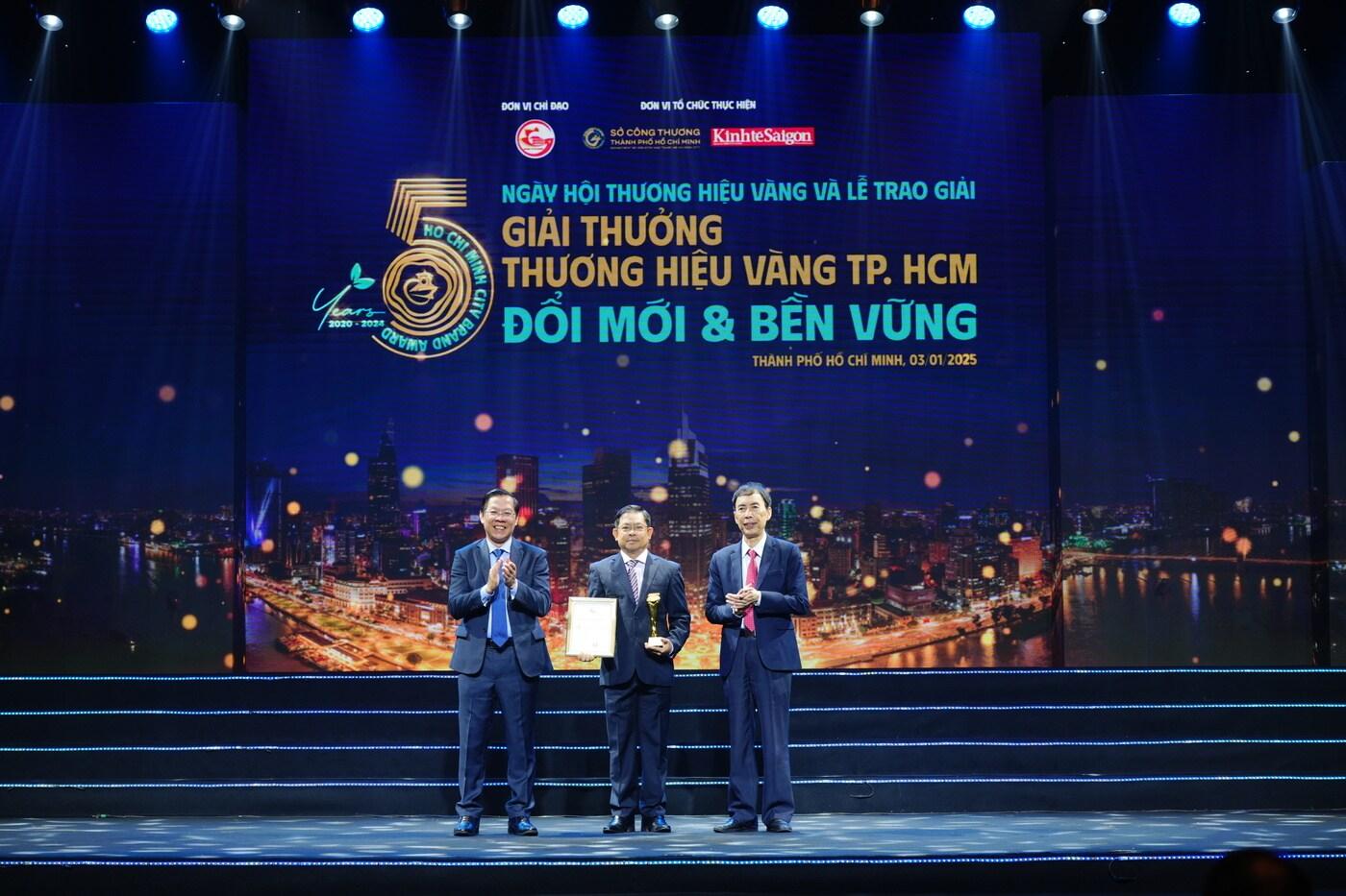 이랜드가 베트남에서 운영 중인 섬유 연구개발센터 탕콤(Thanh Cong)이 2024년 호치민시 골든 브랜드 어워드(HCMC Golden Brand Award)를 3년 연속 수상했다.(이랜드제공)