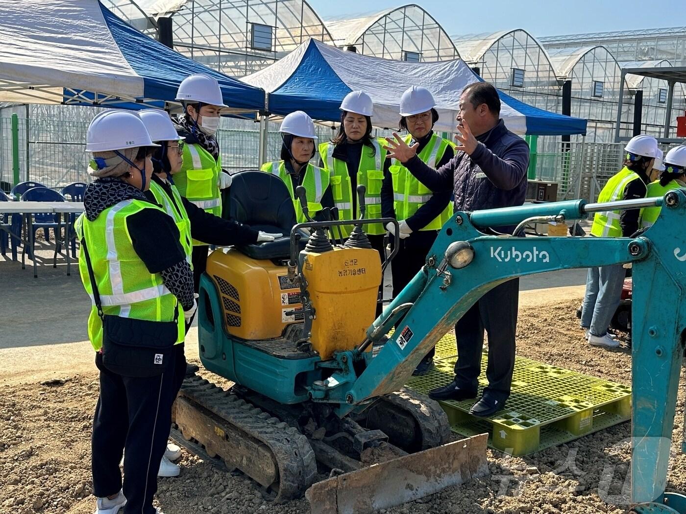 본문 이미지 - 진천군 여성농업인 농기계 안전 교육/ 뉴스1