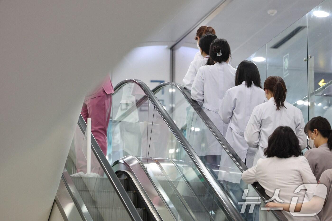 서울의 한 대학병원 의료진의 모습. 2025.1.20/뉴스1 ⓒ News1 신웅수 기자