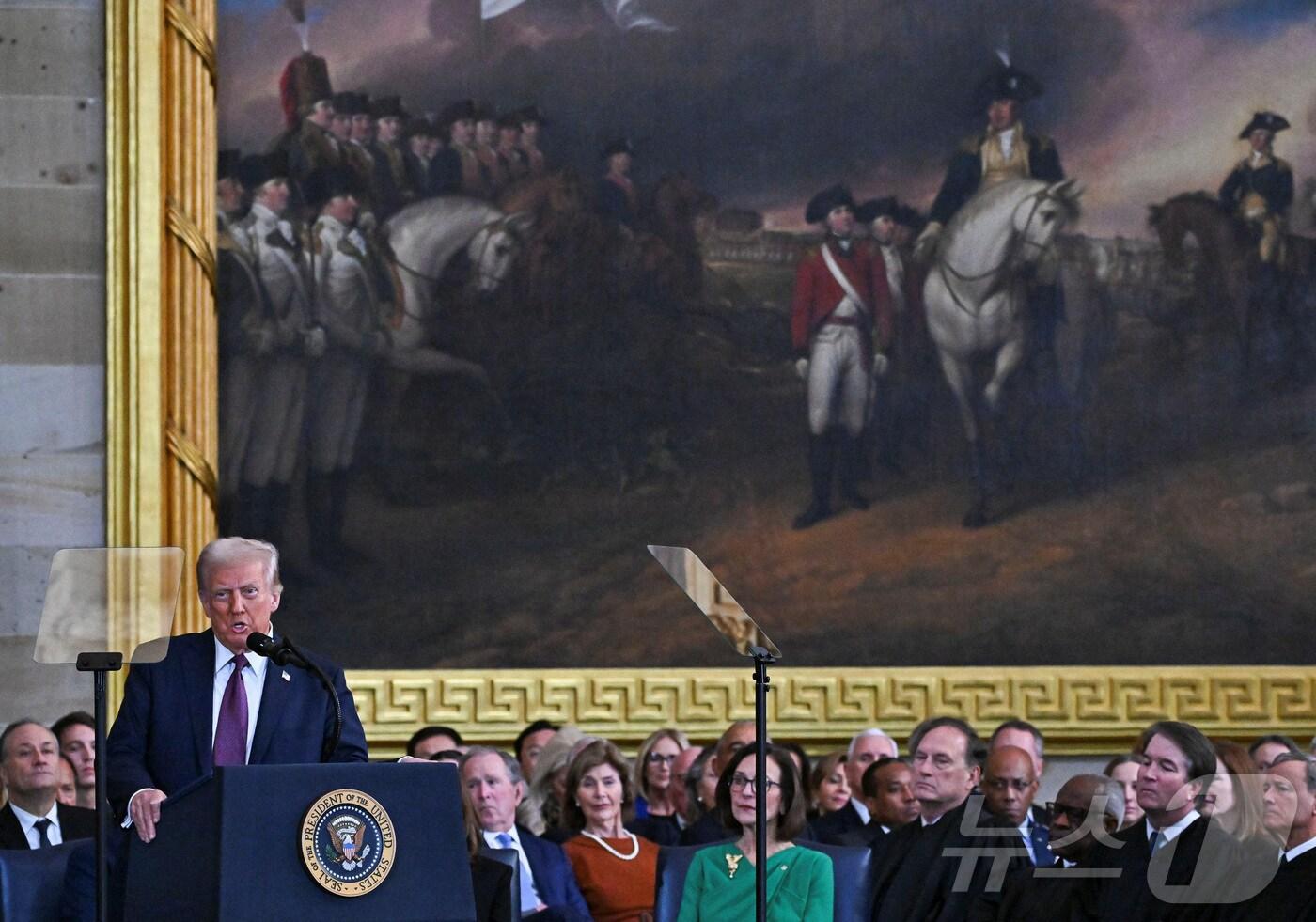 도널드 트럼프 미국 대통령이 20일&#40;현지시간&#41; 워싱턴DC 의회 의사당 중앙홀에서 취임 연설을 하고 있다. ⓒ 로이터=뉴스1 ⓒ News1 류정민 특파원