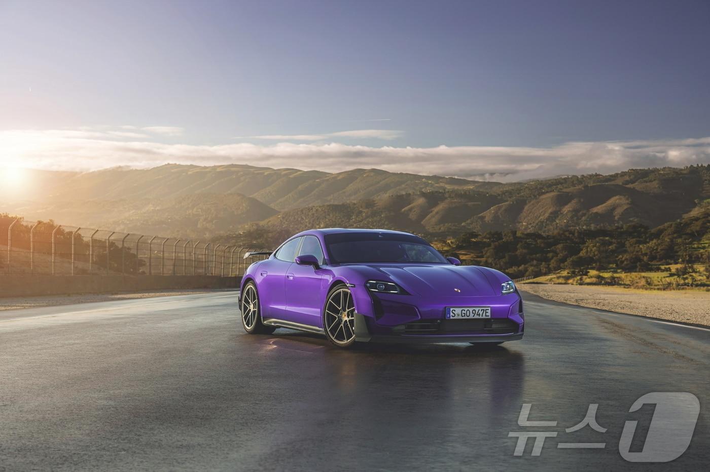 타이칸 터보 GT 바이작 패키지. 