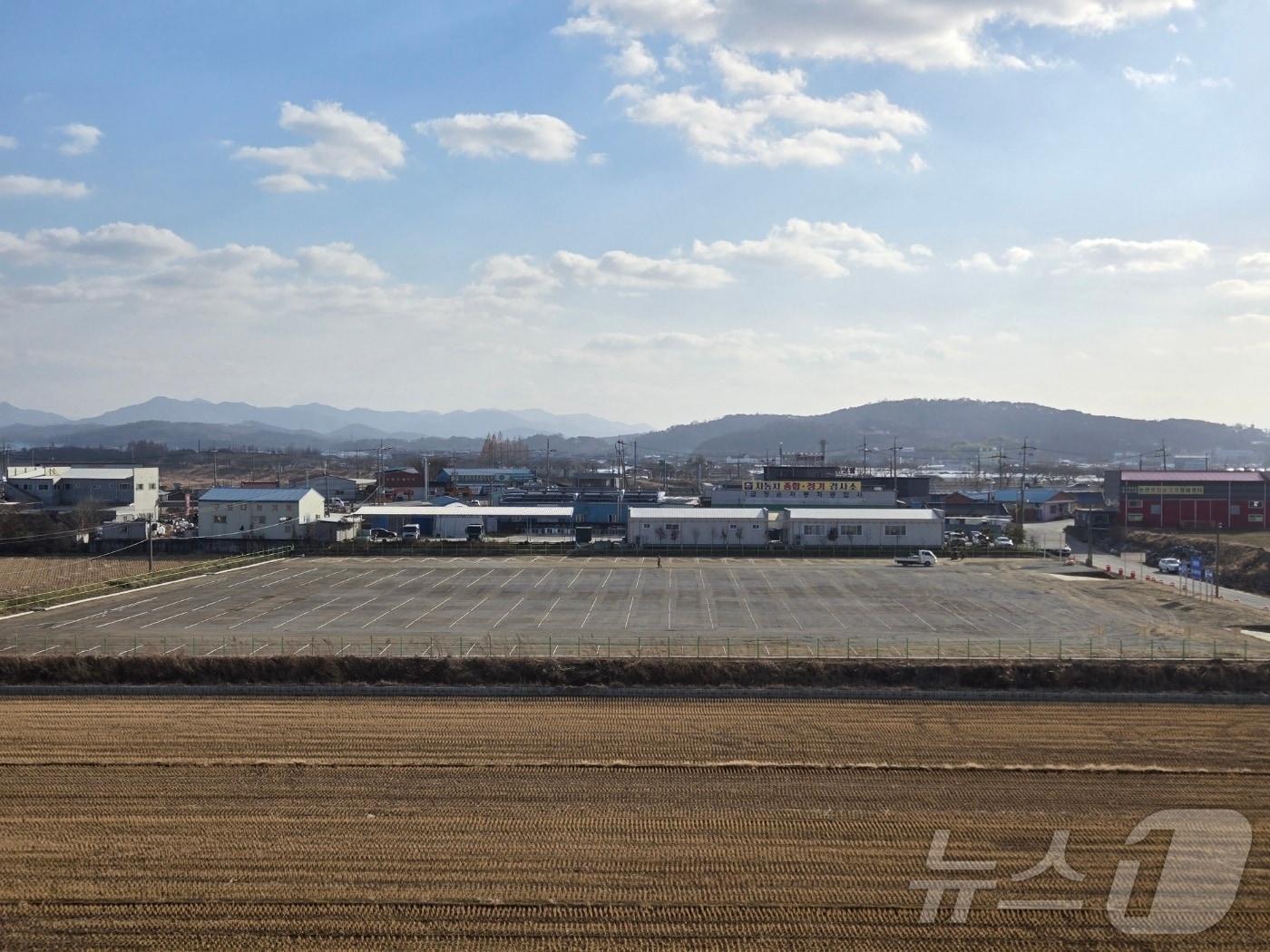 본문 이미지 -  논산 부적면 마구평리 대형차 임시주차장. (논산시 제공) / 뉴스1