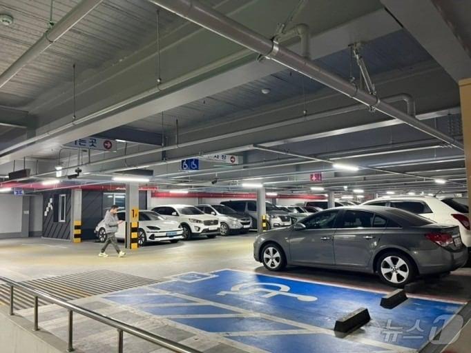 본문 이미지 - 옥천군 공영 주차장 내부 모습 &#40;옥천군 제공&#41; /뉴스1 