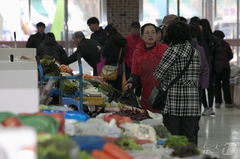 본문 이미지 - 군산공설시장.&#40;군산시 제공&#41; 2025.1.21/뉴스1