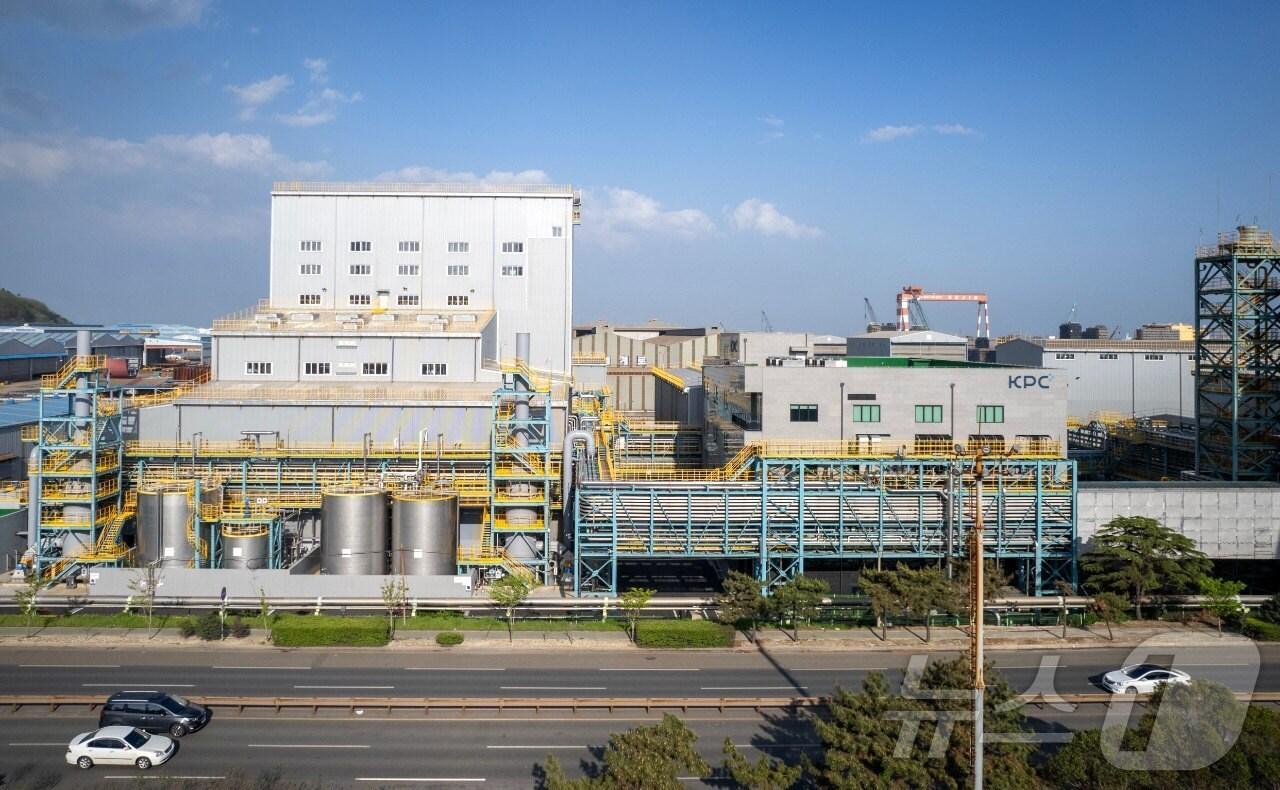 본문 이미지 - 울산 울주군에 위치한 한국전구체주식회사(KPC) 전경(고려아연 제공)