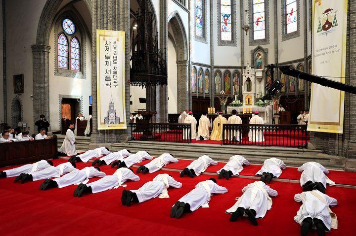 본문 이미지 - 2024 사제 서품식(제공 천주교 서울대교구)