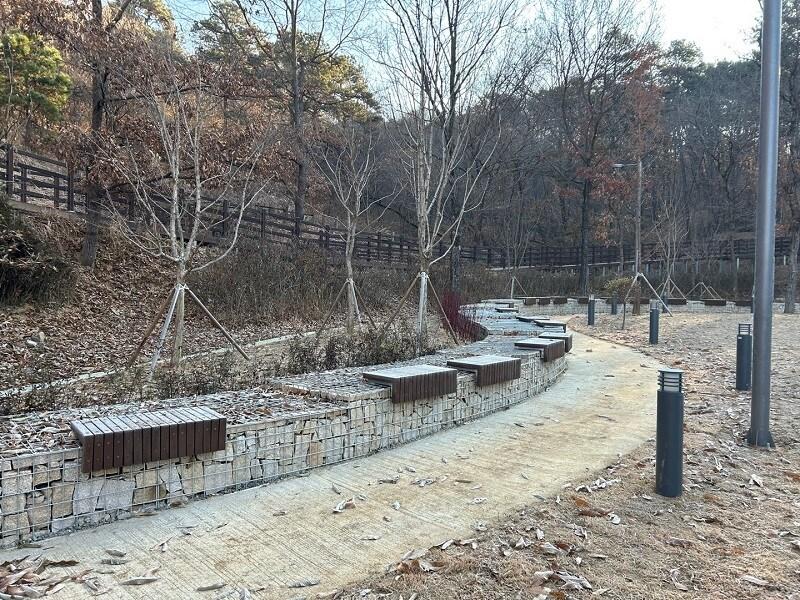 본문 이미지 - 세종시 원수산 둘레길. (세종시 제공) / 뉴스1