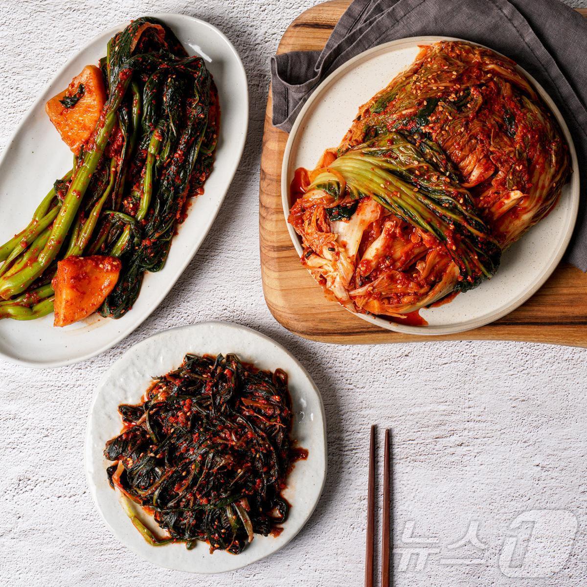 본문 이미지 - 고향사랑기부제 인증 이벤트 답례품으로 증정된 김치.&#40;전남도 제공&#41; 2025.1.22/뉴스1