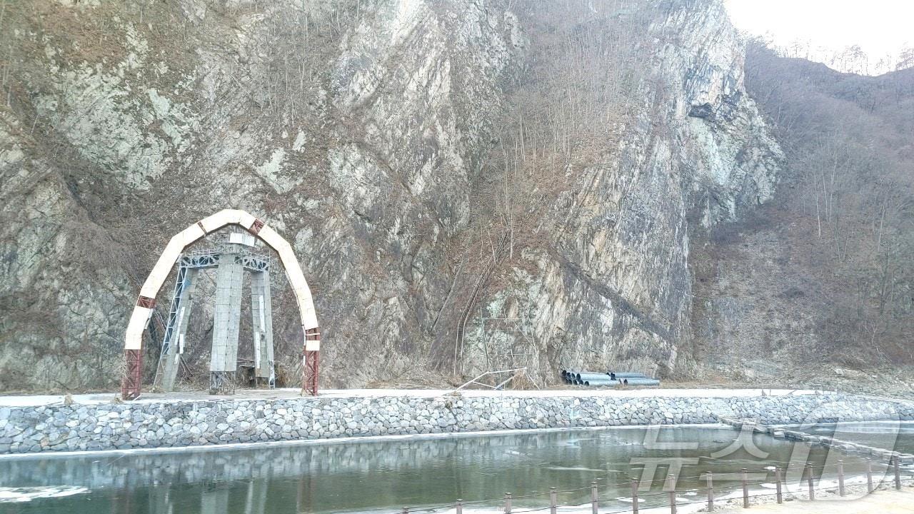 본문 이미지 - 2025년 1월 충북 영동군 용산면 소재 영동빙벽장 일대 모습 /뉴스1 장인수 기자 