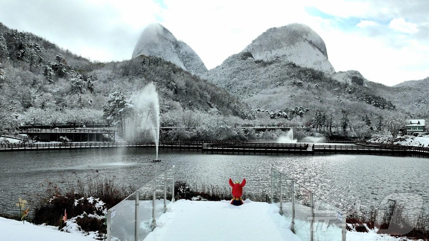 마이산이 문화체육관광부와 한국관광공사가 주관한‘2025~2026년 한국관광 100선’에 선정됐다.&#40;진안군제공&#41;2025.1.22/뉴스1