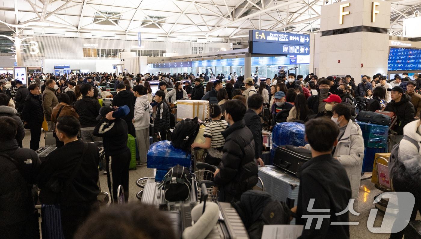 설 명절 연휴를 앞둔 인천국제공항 1터미널 출국장 /뉴스1 ⓒ News1 이승배 기자