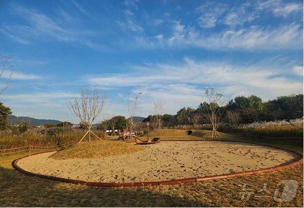 본문 이미지 - 부산 을숙도 유아숲체험원의 모습.(부산시 제공)