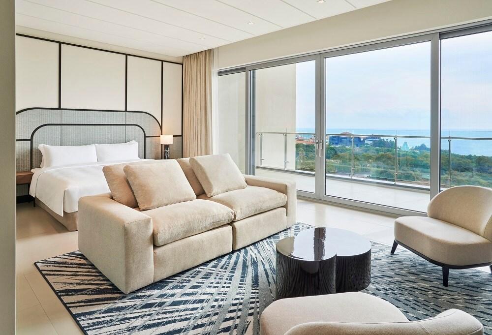 본문 이미지 - 그랜드 조선 제주 객실. (조선호텔앤리조트 제공). 