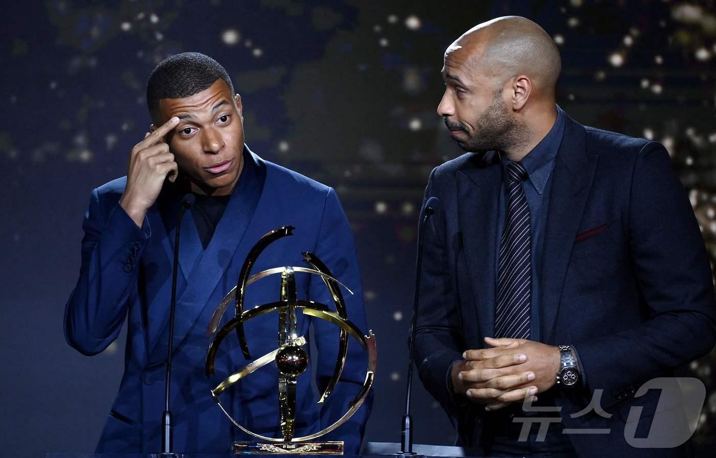 킬리안 음바페(왼쪽)와 티에리 앙리 ⓒ AFP=뉴스1