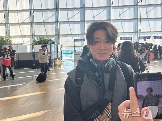 본문 이미지 -  23일 미국 스프링캠프 출국을 앞두고 인천공항에서 만난 KIA 타이거즈 유격수 박찬호. 2025.1.23/뉴스1 ⓒ News1 문대현 기자