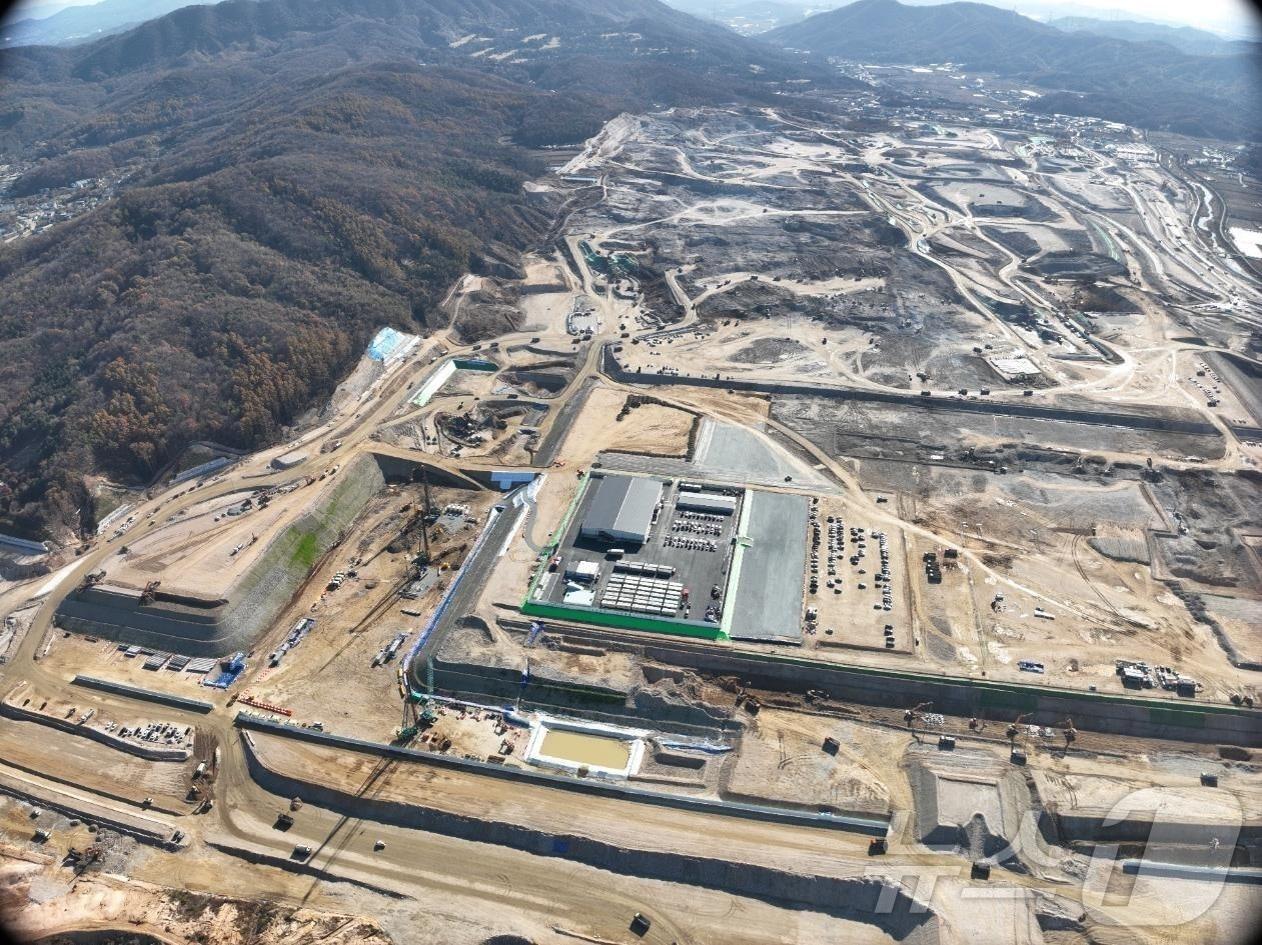 본문 이미지 - 용인시 처인구 원삼면에 조성 중인  용인 반도체클러스터 일반산업단지 모습.(용인시 제공)