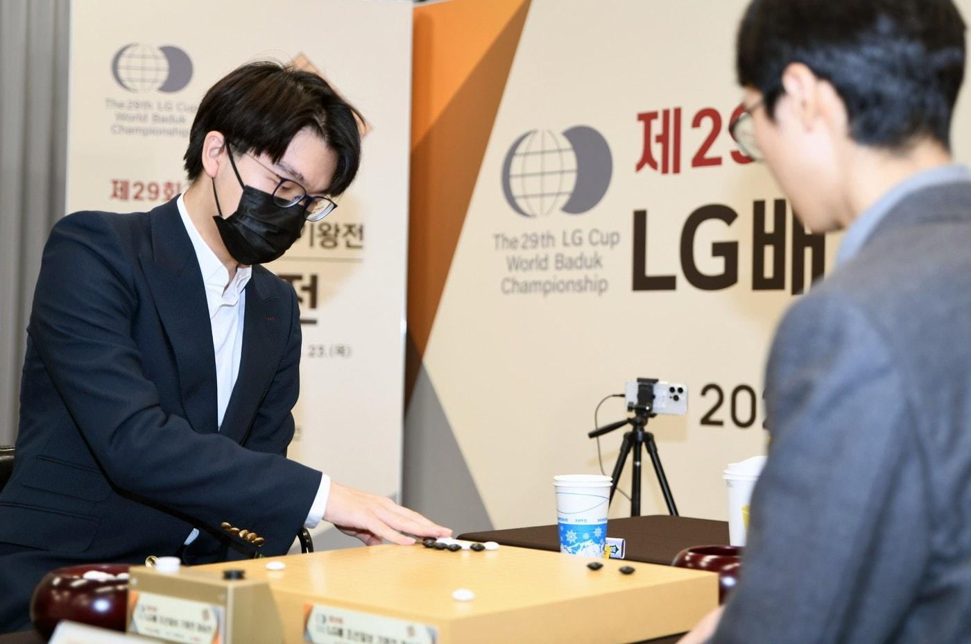 본문 이미지 - LG배 결승에서 반칙패에 이어 기권패 당한 커제 9단. (한국기원 제공)