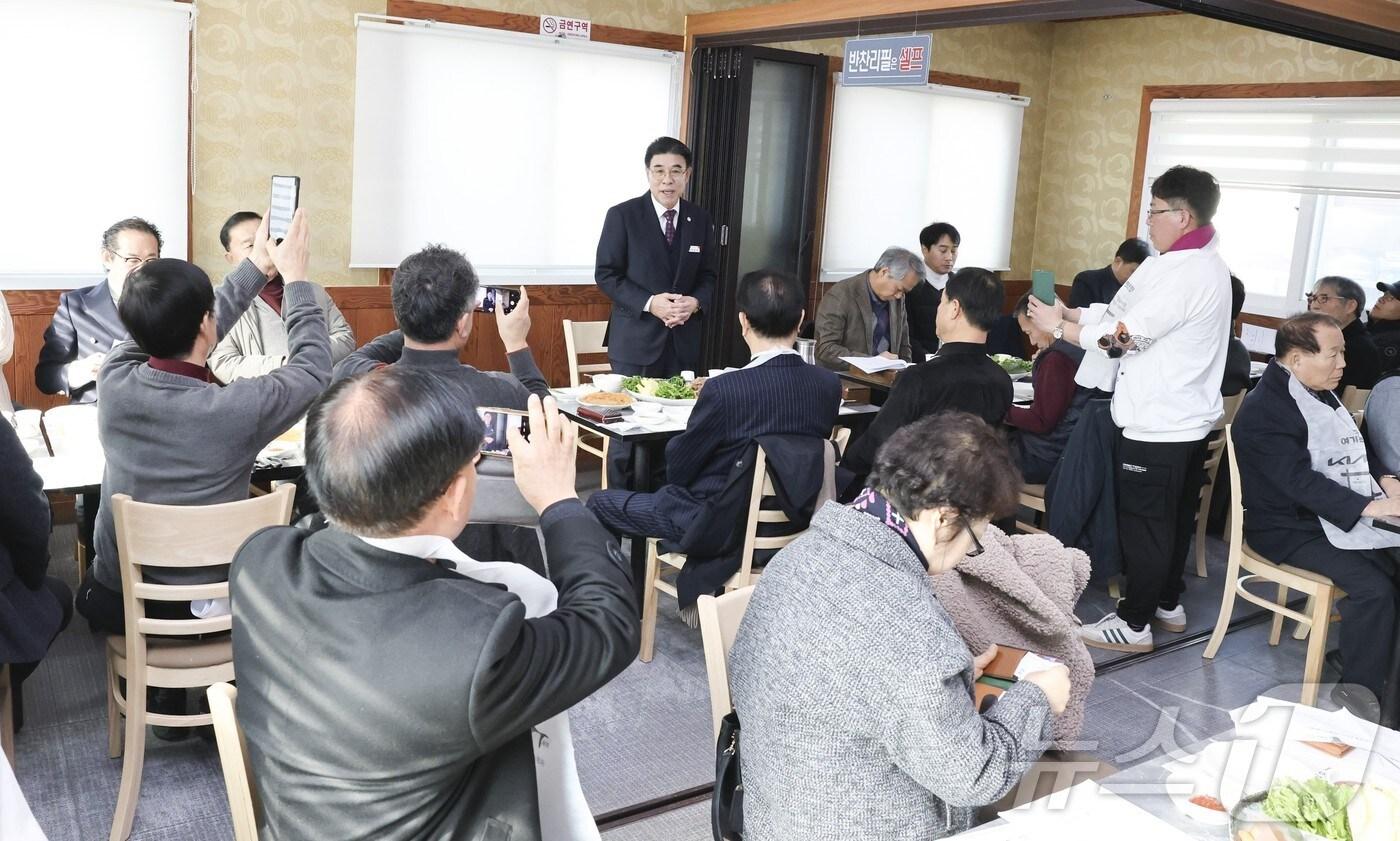 이응우 계룡시장이 23일 언론인 오찬 간담회에서 올해 시정 운영방향 등에 대해 설명하고 있다. 2025.1.23./뉴스1 ⓒNews1 송원섭 기자