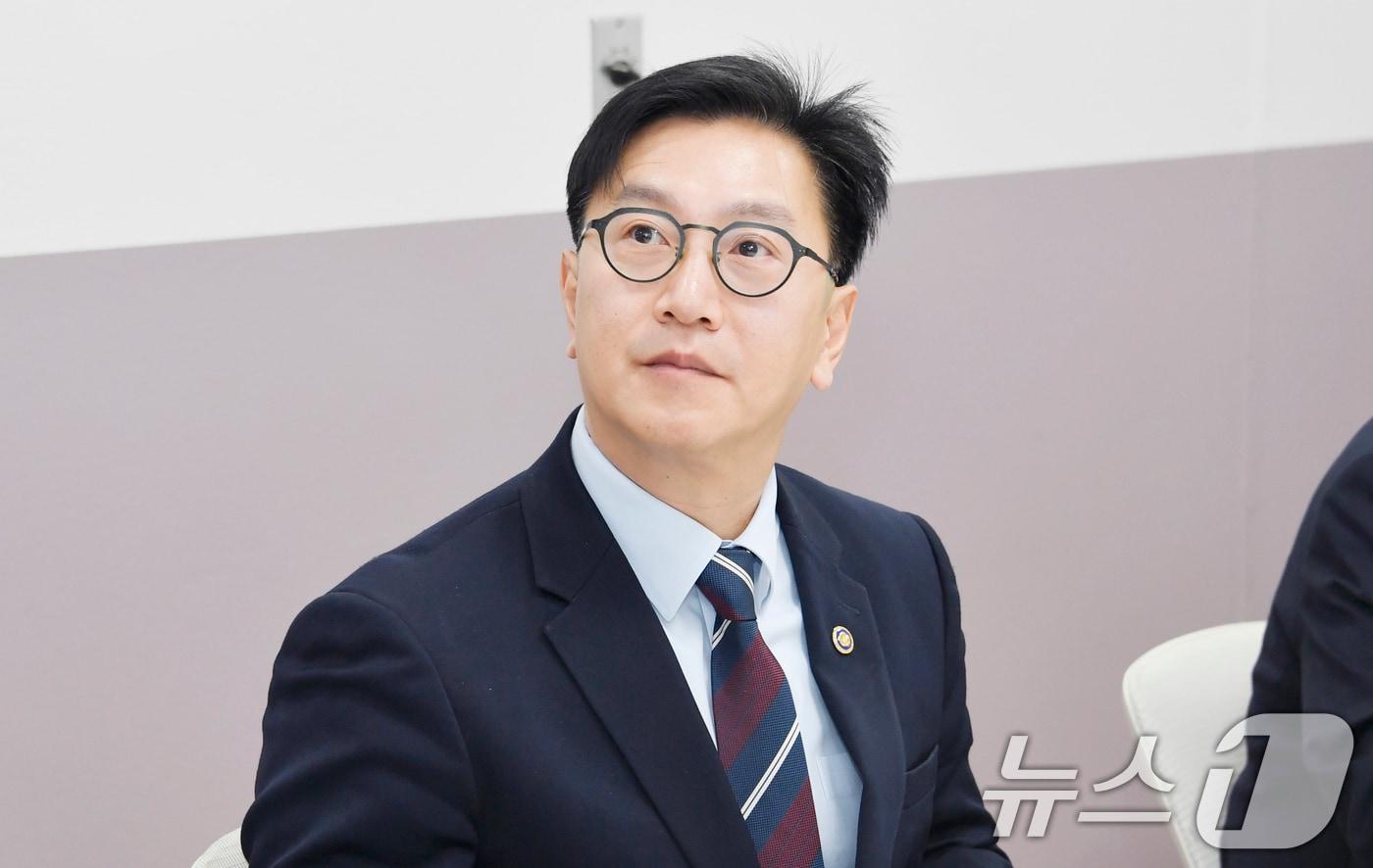 김범석 기획재정부 차관이 24일 오전 서울 종로구 정부서울청사에서 열린 '제23차 일자리 전담반 회의'에서 모두발언을 하고 있다. (기획재정부 제공) 2025.1.24/뉴스1