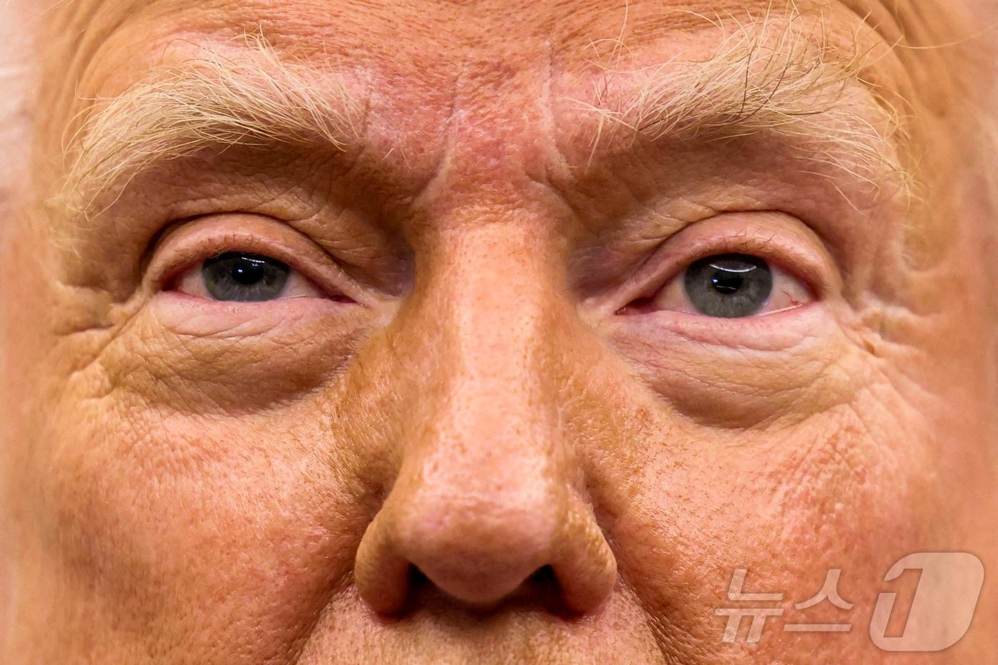 도널드 트럼프 미국 대통령이 23일(현지시간) 워싱턴 백악관에서 열린 행정명령 서명식서 “나토 회원국들이 국방비를 GDP의 2%에서 5%로 늘려야 한다”고 밝히고 있다. 2025.01.24 ⓒ 로이터=뉴스1 ⓒ News1 우동명 기자