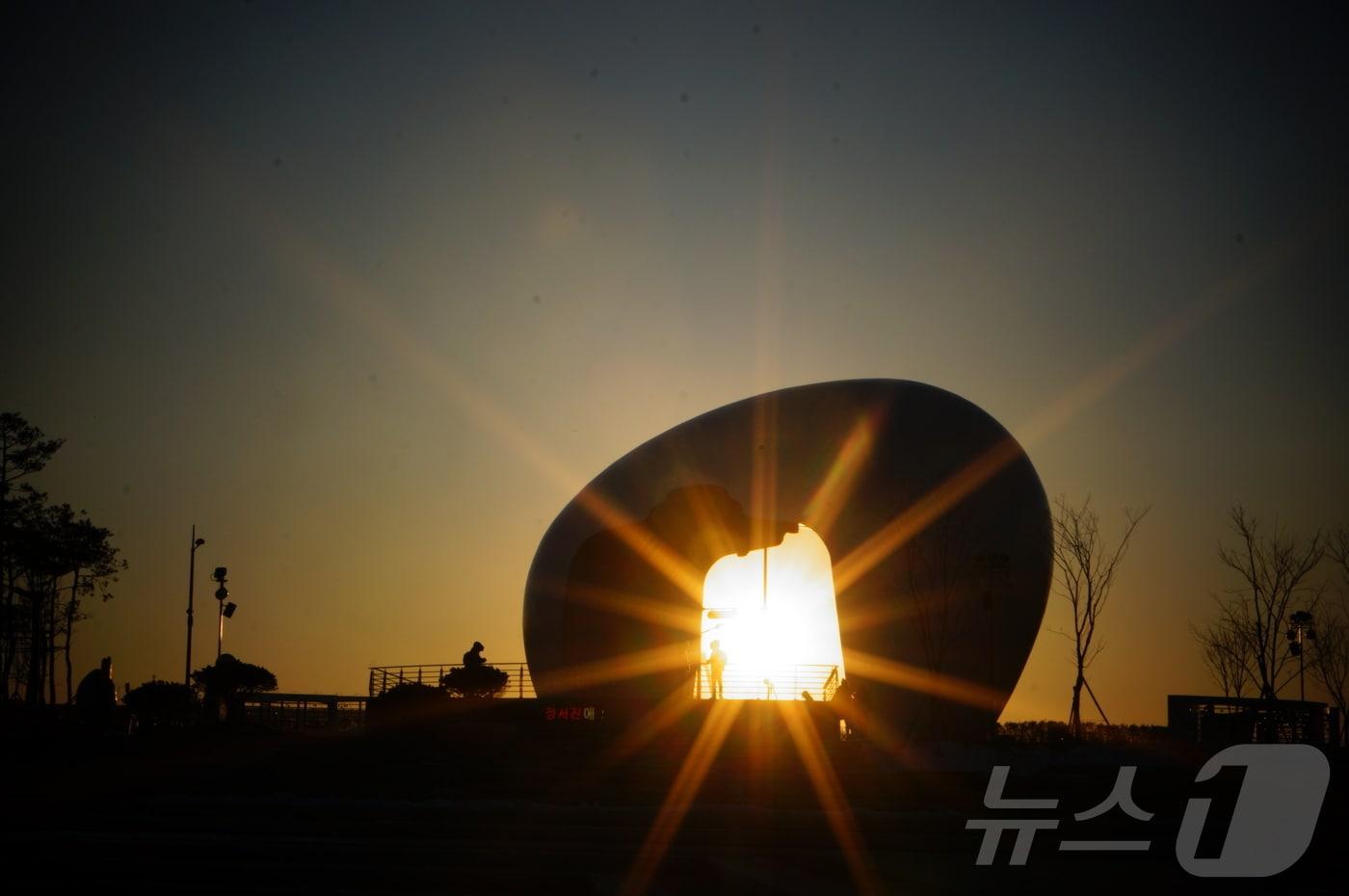 정서진 노을종&#40;인천관광공사 제공&#41; /뉴스1