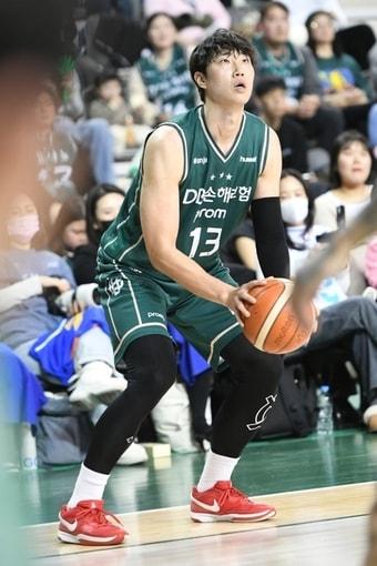 본문 이미지 - 원주 DB 정효근 &#40;KBL 제공&#41;