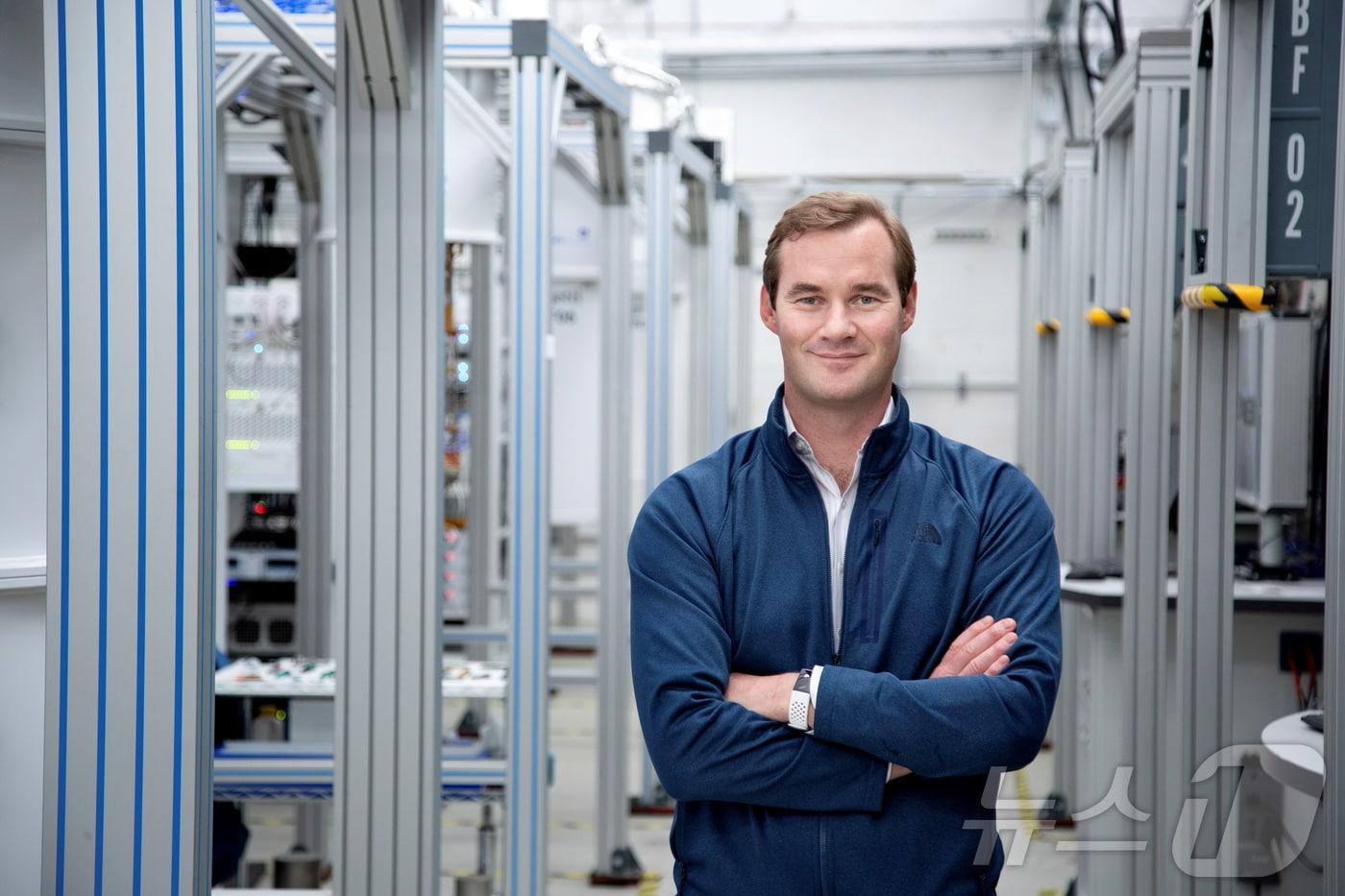 양자컴퓨터 업체 리케티의 최고경영자 채드 리게티가 캘리포니아주 버클리에 있는 연구실에서 포즈를 취하고 있다. ⓒ 로이터=뉴스1 ⓒ News1 박형기 기자