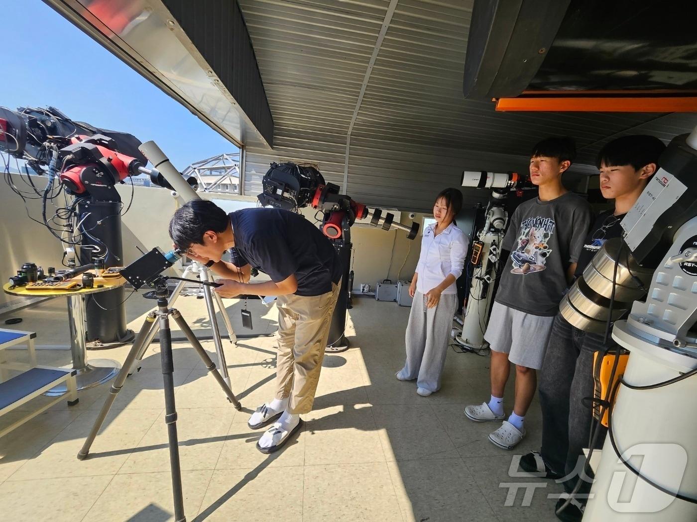 본문 이미지 - 광주 과학중점학교에서 강의 듣는 학생들.(광주교육청 제공)2025.1.25./뉴스1